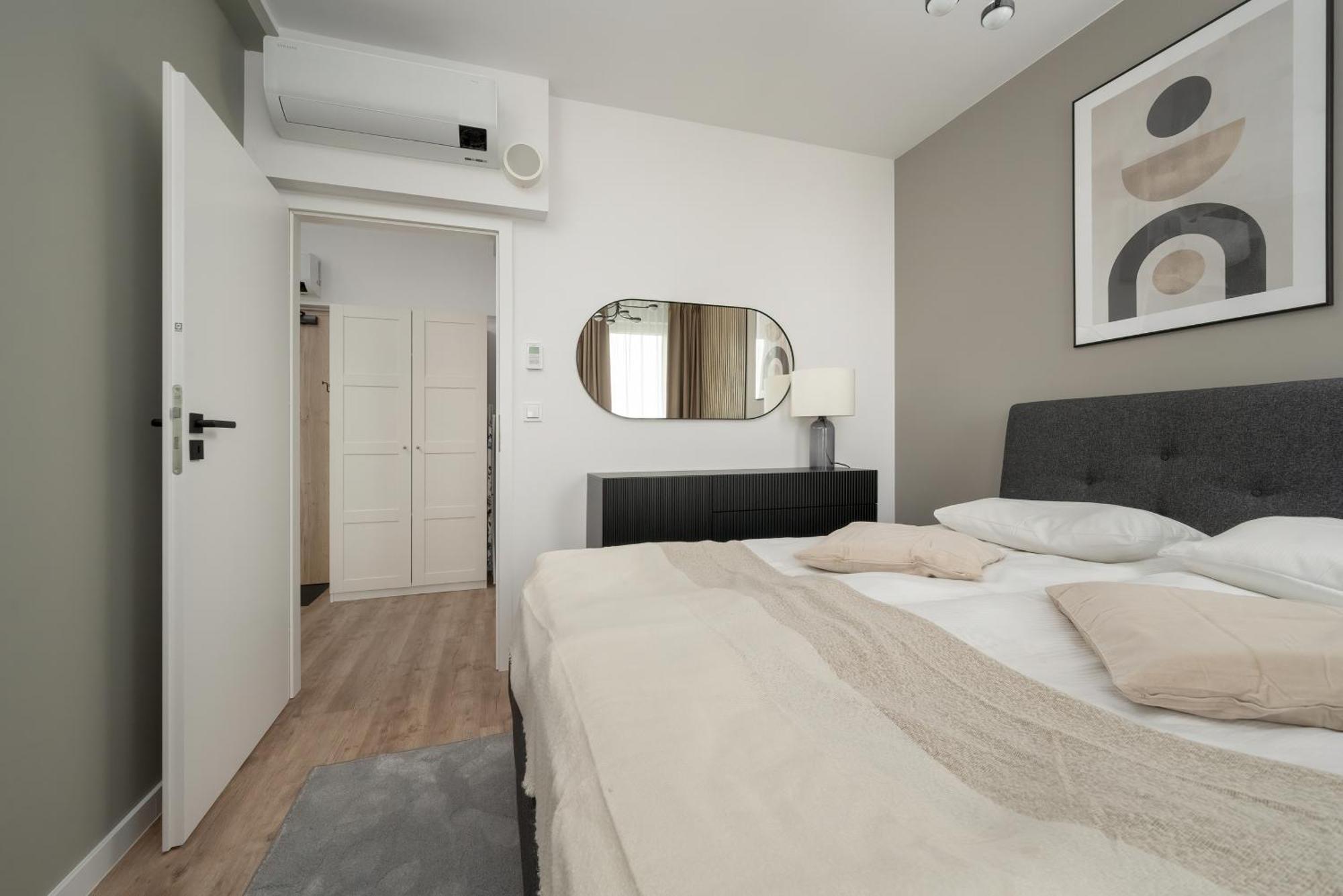 Apartamenty Zwycieska Z Klimatyzacja, Free Garage Wroclaw By Noclegi Renters Exterior foto