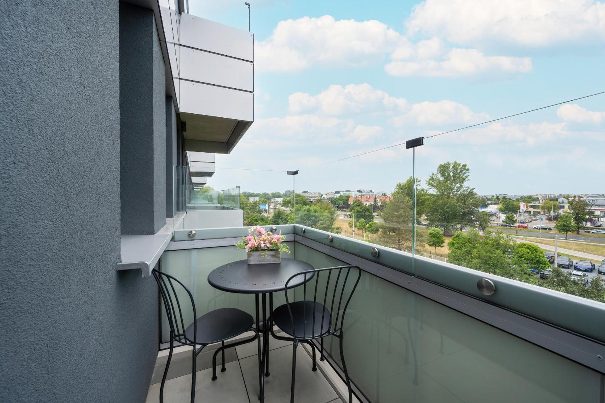 Apartamenty Zwycieska Z Klimatyzacja, Free Garage Wroclaw By Noclegi Renters Exterior foto
