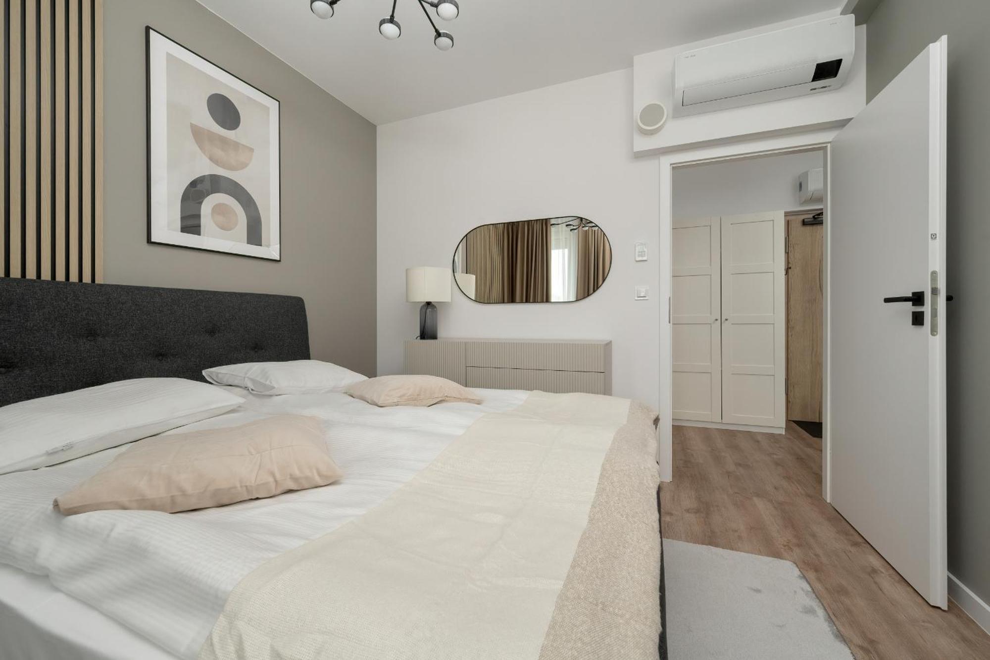 Apartamenty Zwycieska Z Klimatyzacja, Free Garage Wroclaw By Noclegi Renters Exterior foto